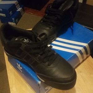 adidas Orion 8.5